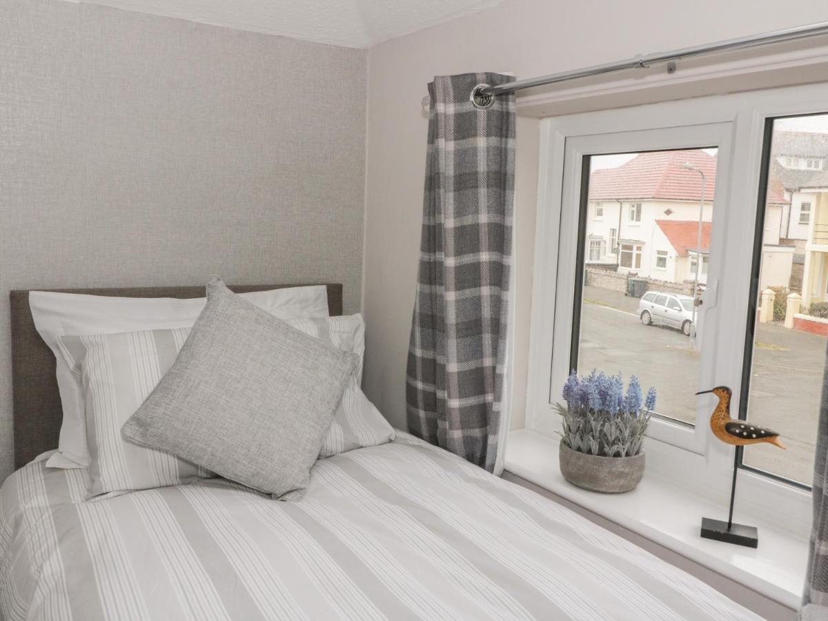 31 Lloyd Street West Villa Llandudno Bagian luar foto